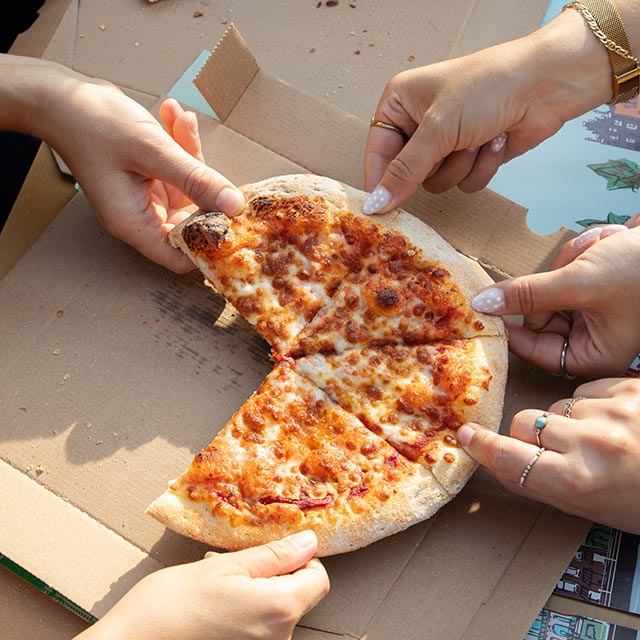 New York Pizza Cruise in Amsterdam! Pizza, beautiful views and ice - Main Image