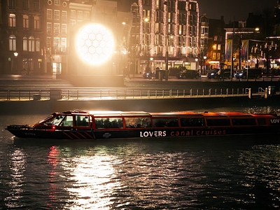 Amsterdam light festival lovers boat canal cruise artwork central station light nice 2025