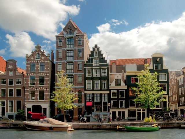 Shutterstock 48522319