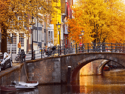Amsterdam Canal during Autumn 1386x1042
