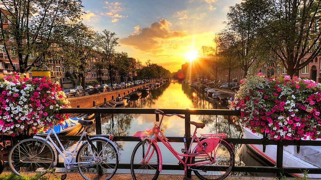 Amsterdam canals in spring