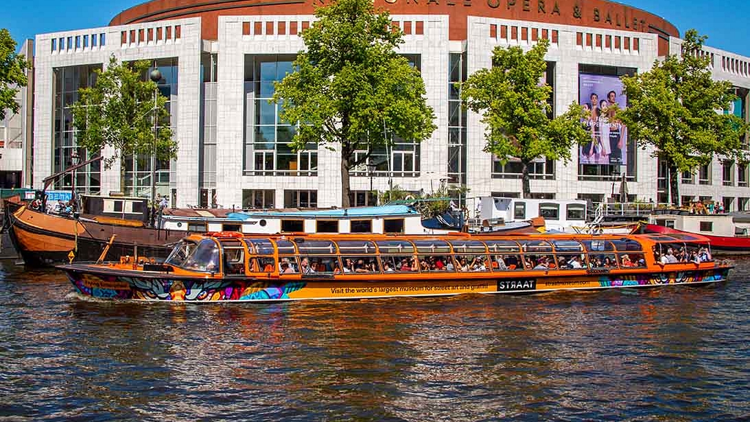 LOVERS boat with STRAAT street art