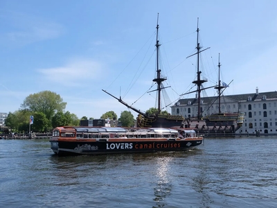Semi open boat at Scheepvaartmuseum