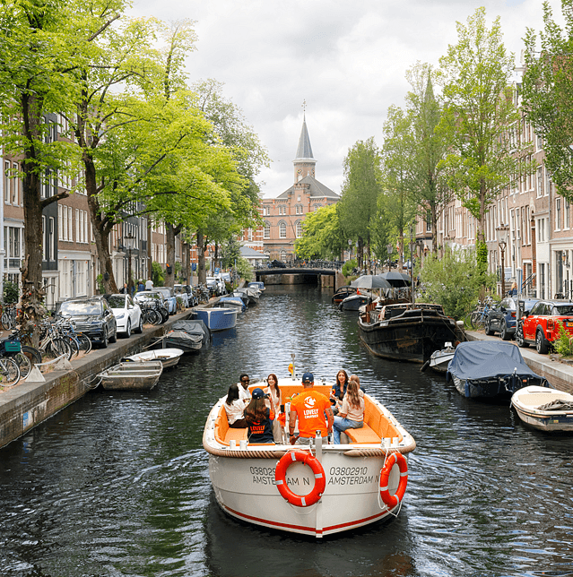 Lovely Cruises Open Boat with people preview Lovers 640x644