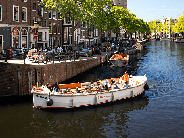 Lovely Cruises Private Boat Rental with a group 2