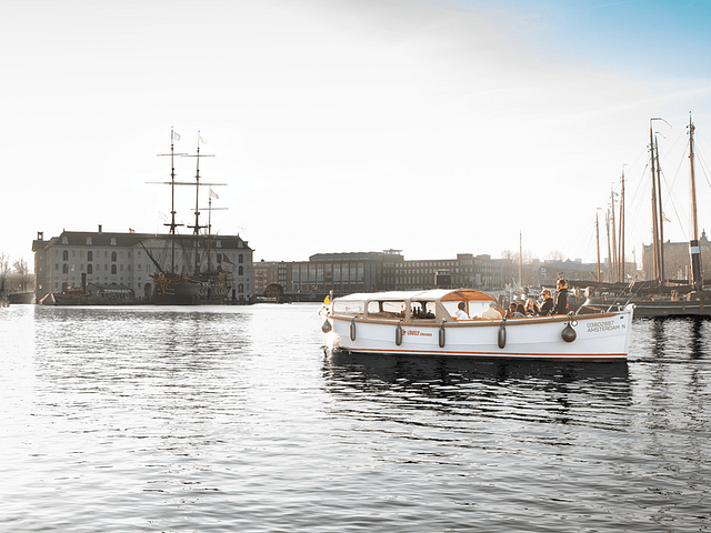 Lovely Cruises Private Boat Rental near Scheepvaartsmuseum