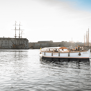 Lovely Cruises luxury open boat Lovers 640x444 header