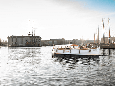 Lovely Cruises luxury open boat Lovers 640x444 header