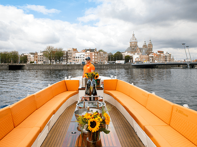 Private Boat with the skipper Lovely Cruises