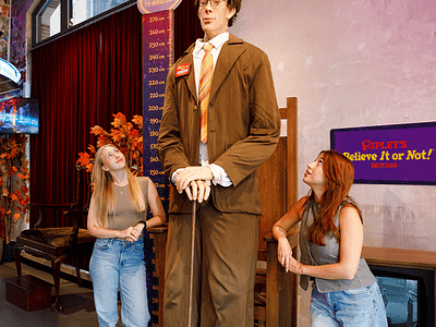 Ripleys very tall man 640x644