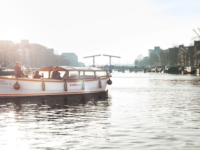 Lovely cruises homepage preview amsterdam little boat on amstel river